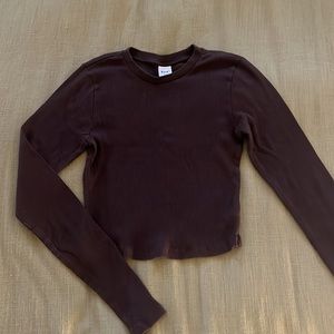Aritzia TNA Cropped Ribbed Long Sleeve in Brown - Size M